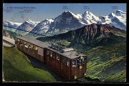 Schynige Platten Bahn mit Bergpanorama