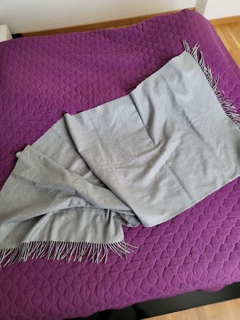 Eleganter MANGO Schal in edlem Hellgrau – weich & zeitlos