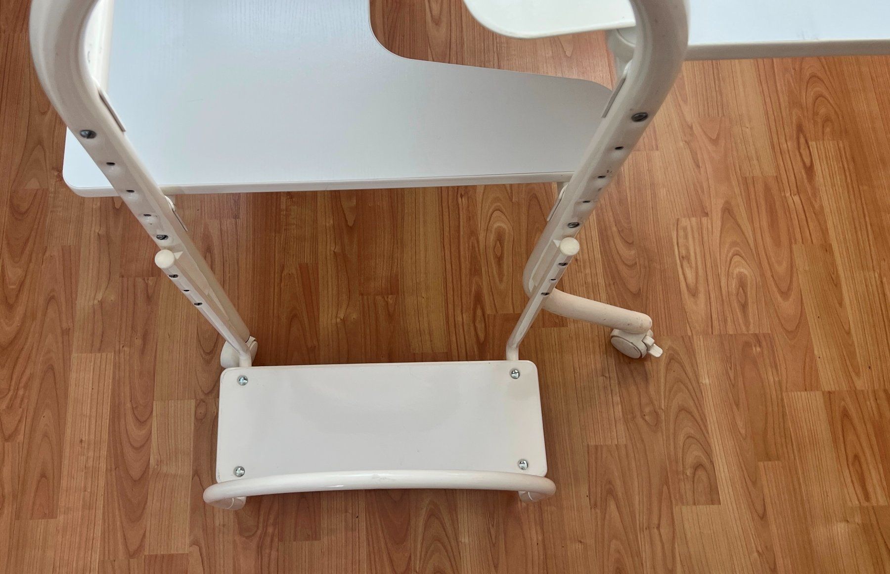Scrivanie: Gamingtisch mit Towerhalter Computertisch fast Antik!! – Usato da Lodrino venduto da Stema 8