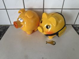 2 Sparkässeli PostFinance gelb mit Schlüssel gebraucht