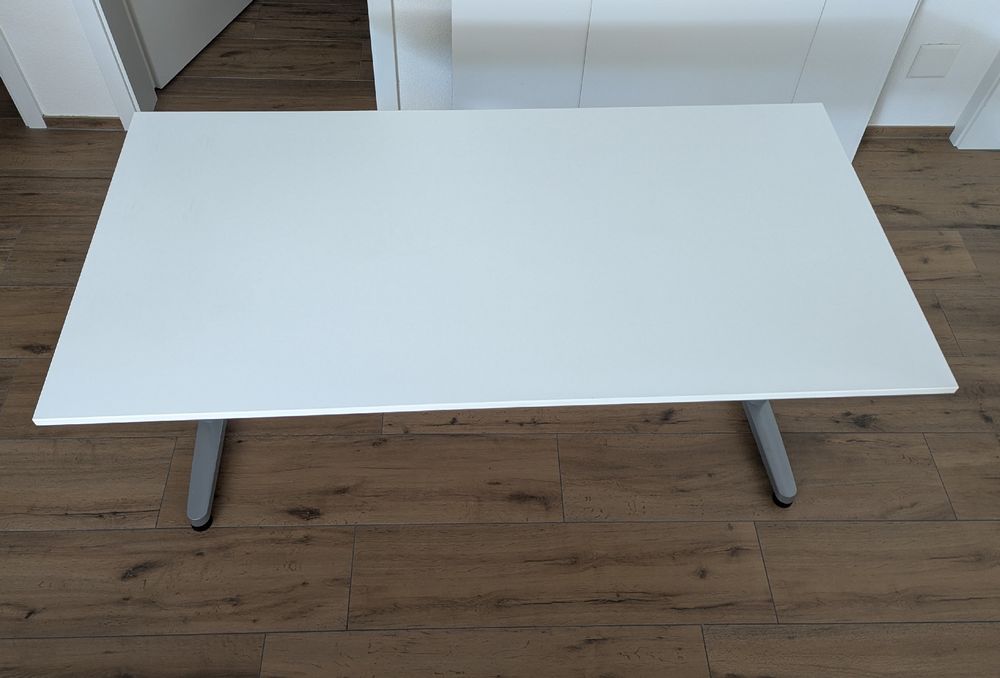Ikea Scrivanie: 2 Schreibtische von IKEA (gebraucht) – Usato da Illnau venduto da Spoerbi2000
