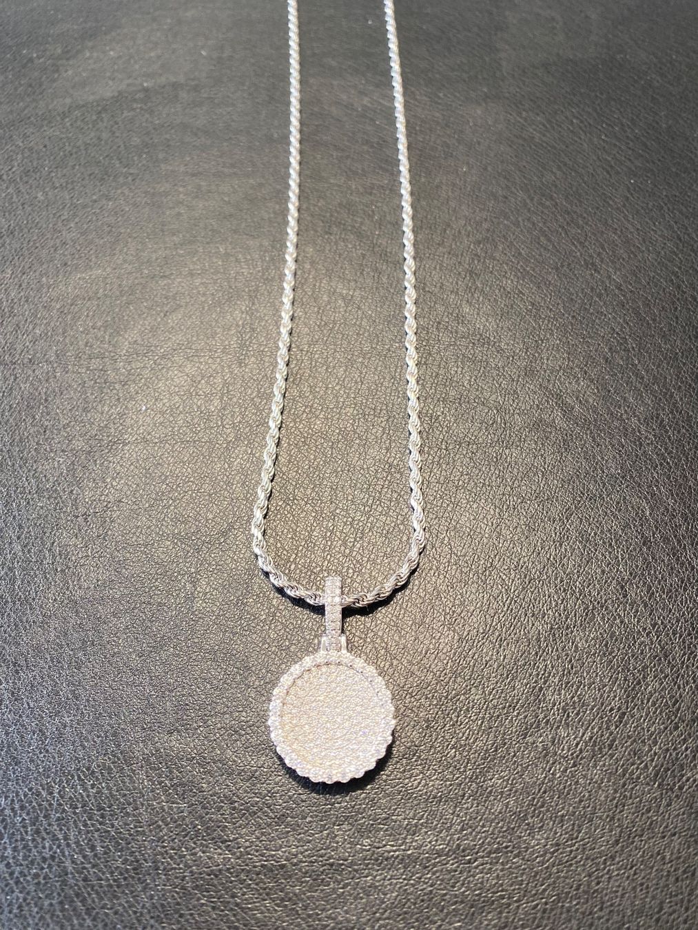 Ketten: Chaine Pendentif collier Argent Moissanite – Neu und originalverpackt aus Bottens von 2Lens