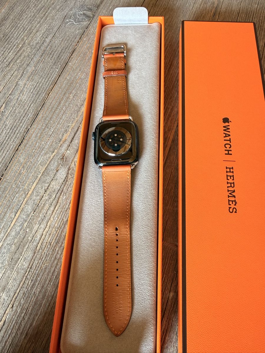 Apple Smartwatch: Apple Watch 8 et bracelet Hermes – Gebraucht aus Vétroz von cais 1
