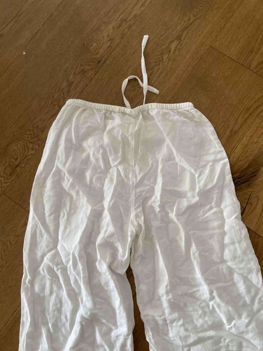H&M Pantalons: White flowy pants – Neuf (Voir description) à Walchwil par ann_ckz6 1