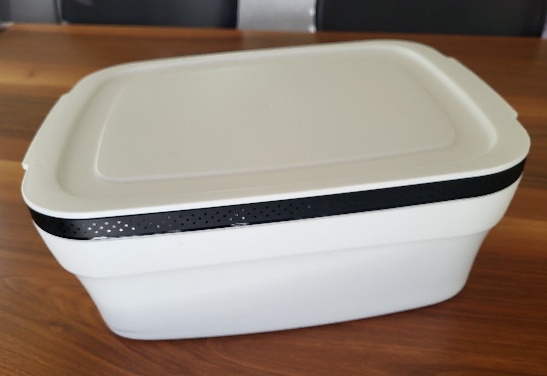 Behälter & Ähnliches: Grosse Brotbox von Tupperware – Gebraucht aus Guntershausen von Luzia62