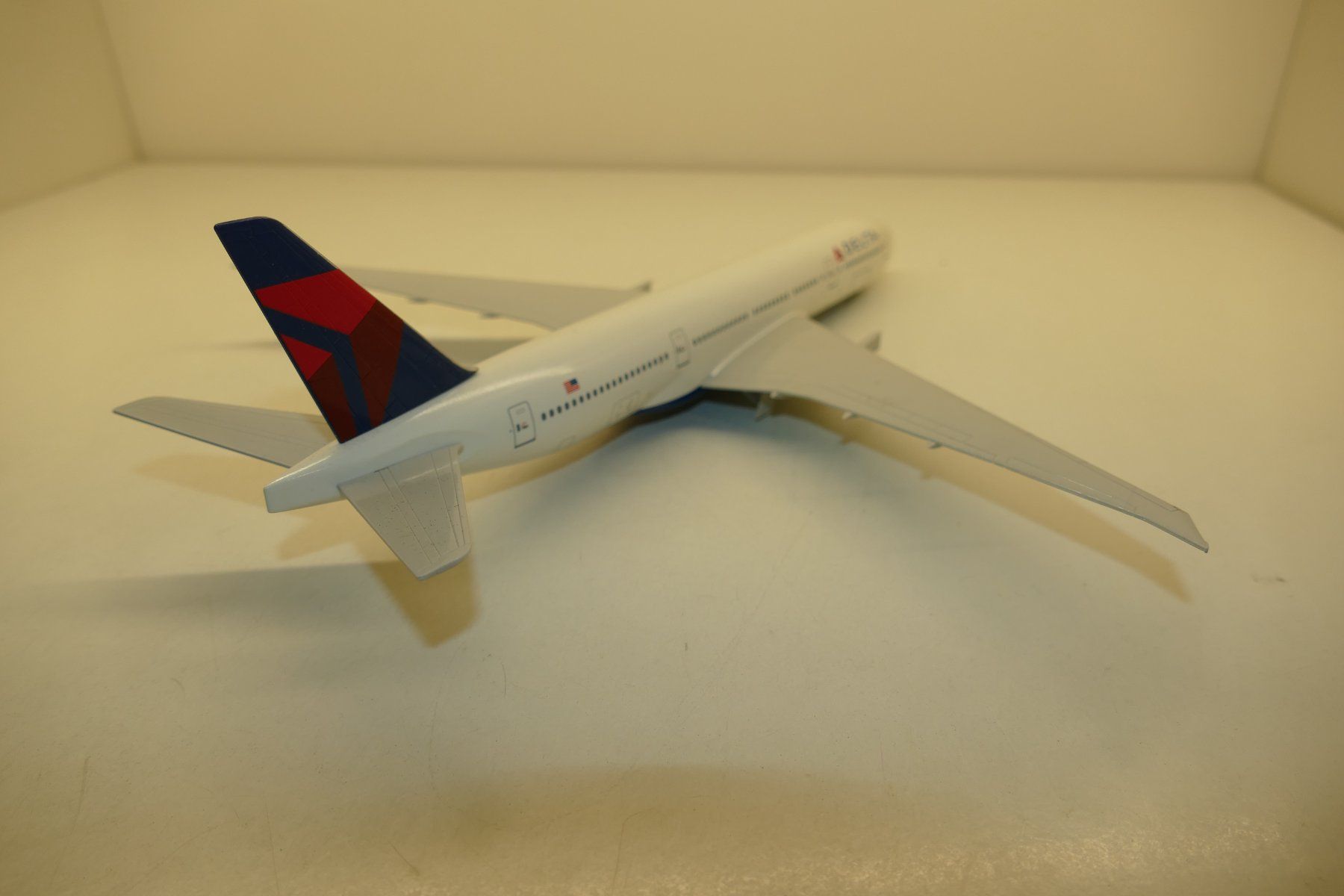 Boeing Kit di modellismo & Modellini statici: Flugzeugmodell 1:200: Delta Boeing – Usato da Niederhasli venduto da rail-duerst 2