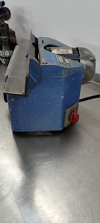 Toutes les machines: Ebavureuse à plaquettes – D'occasion à Nax par Defsquad7 3