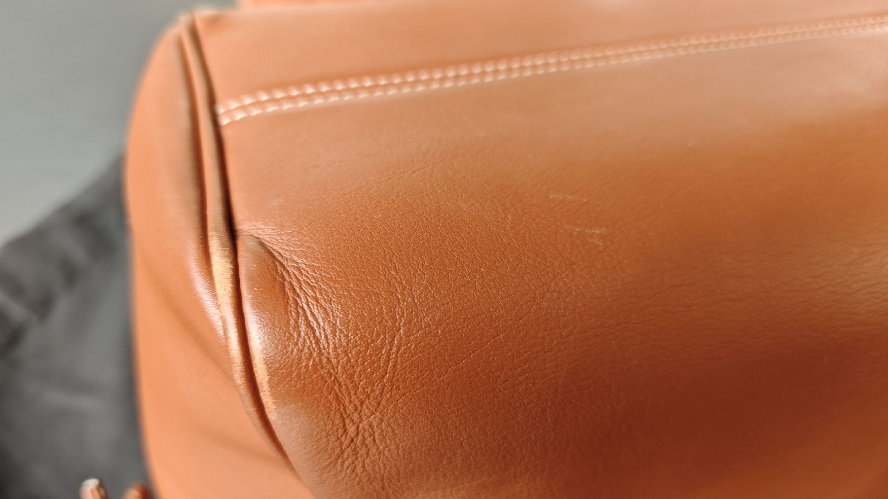 Celine Borse da donna: Celine Cuir Triomphe Cabas Drawstring Small – Usato da Lommis venduto da loqi 7