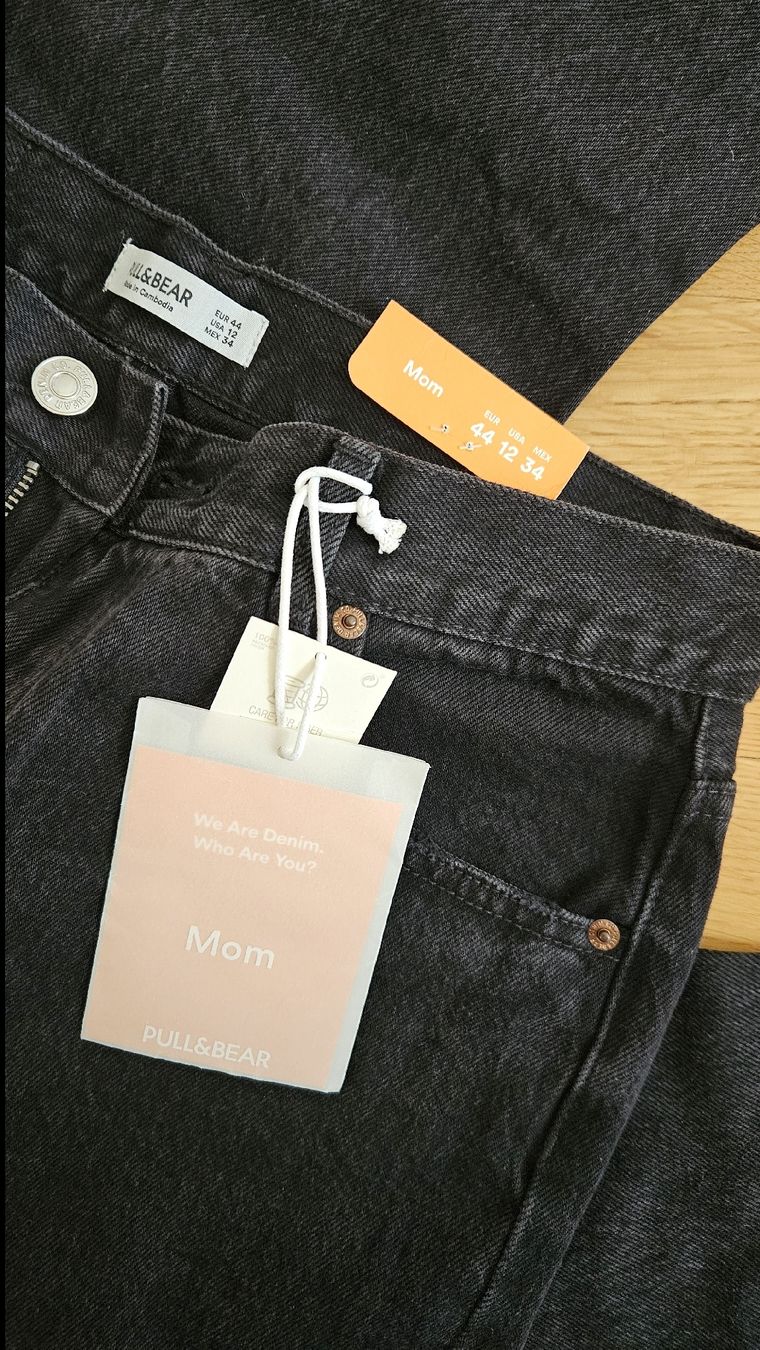 Pull&Bear Jeans: Pull&Bear Mom Jeans, schwarz, Gr. 44, Neu mit Etikett – Neu und originalverpackt aus Wetzikon ZH von ELIVNE 2