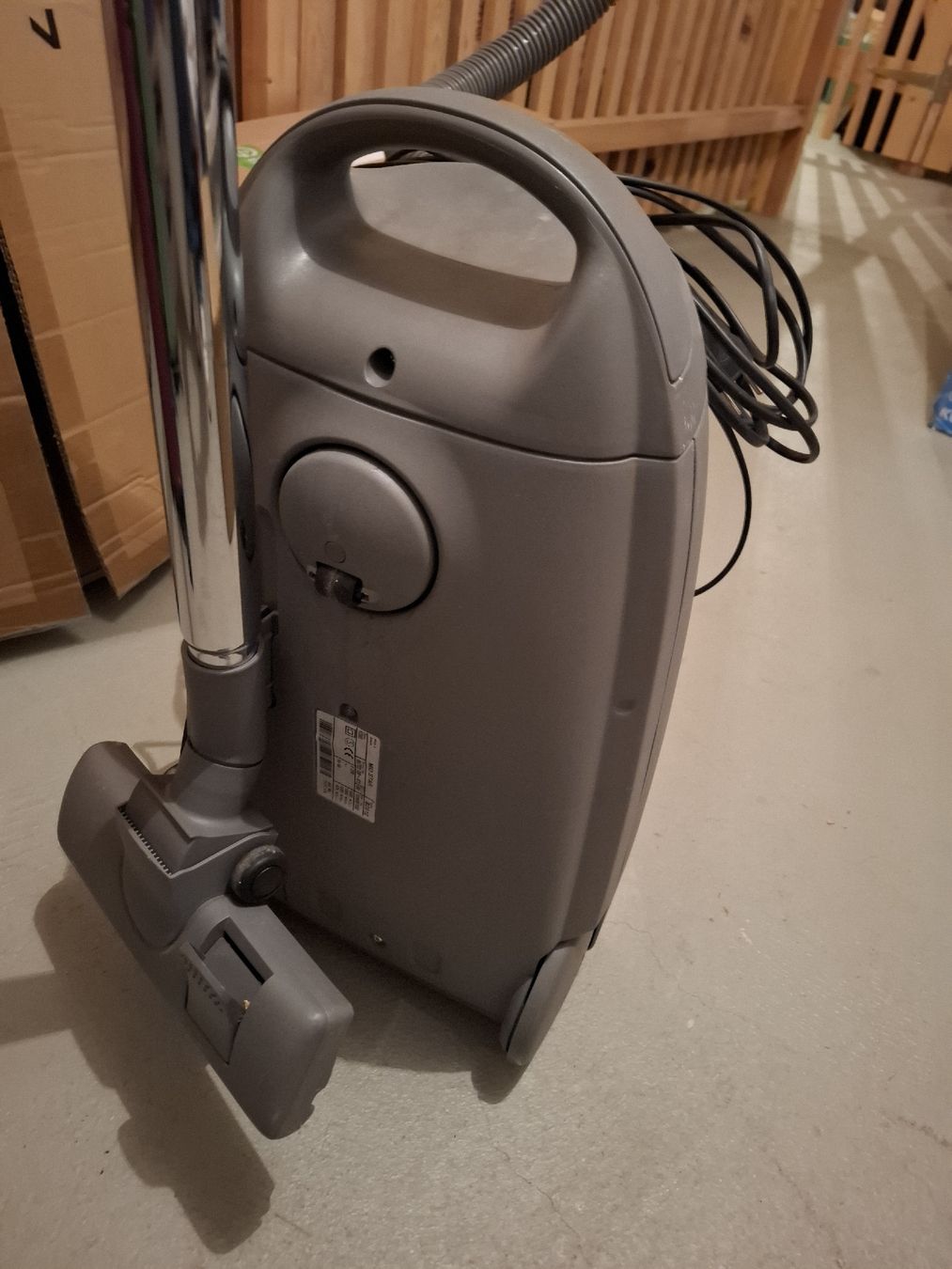 Aspirapolveri & Accessori: Staubsauger (1600W) – Usato da Oberembrach venduto da Sx_el 2