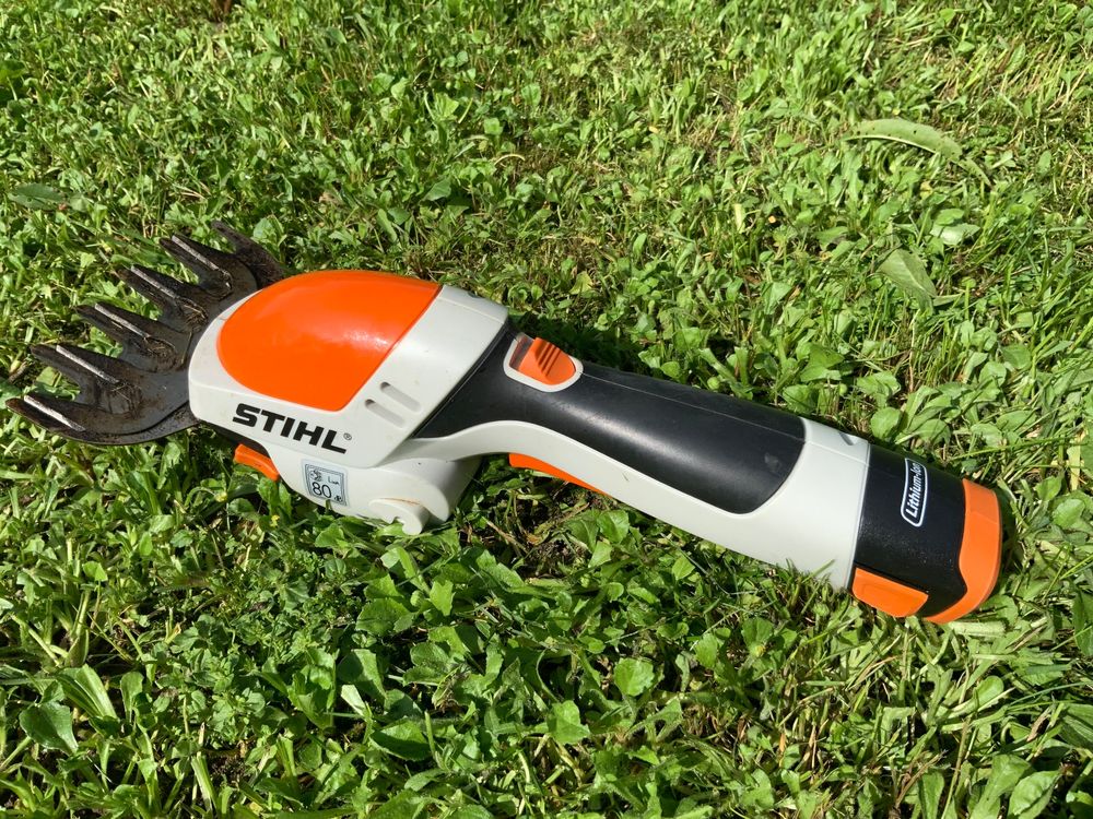 Stihl Akku Strauchschere Grasschere Kaufen auf Ricardo