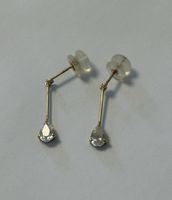 Boucles d'oreilles pendantes avec pierres en or jaune 