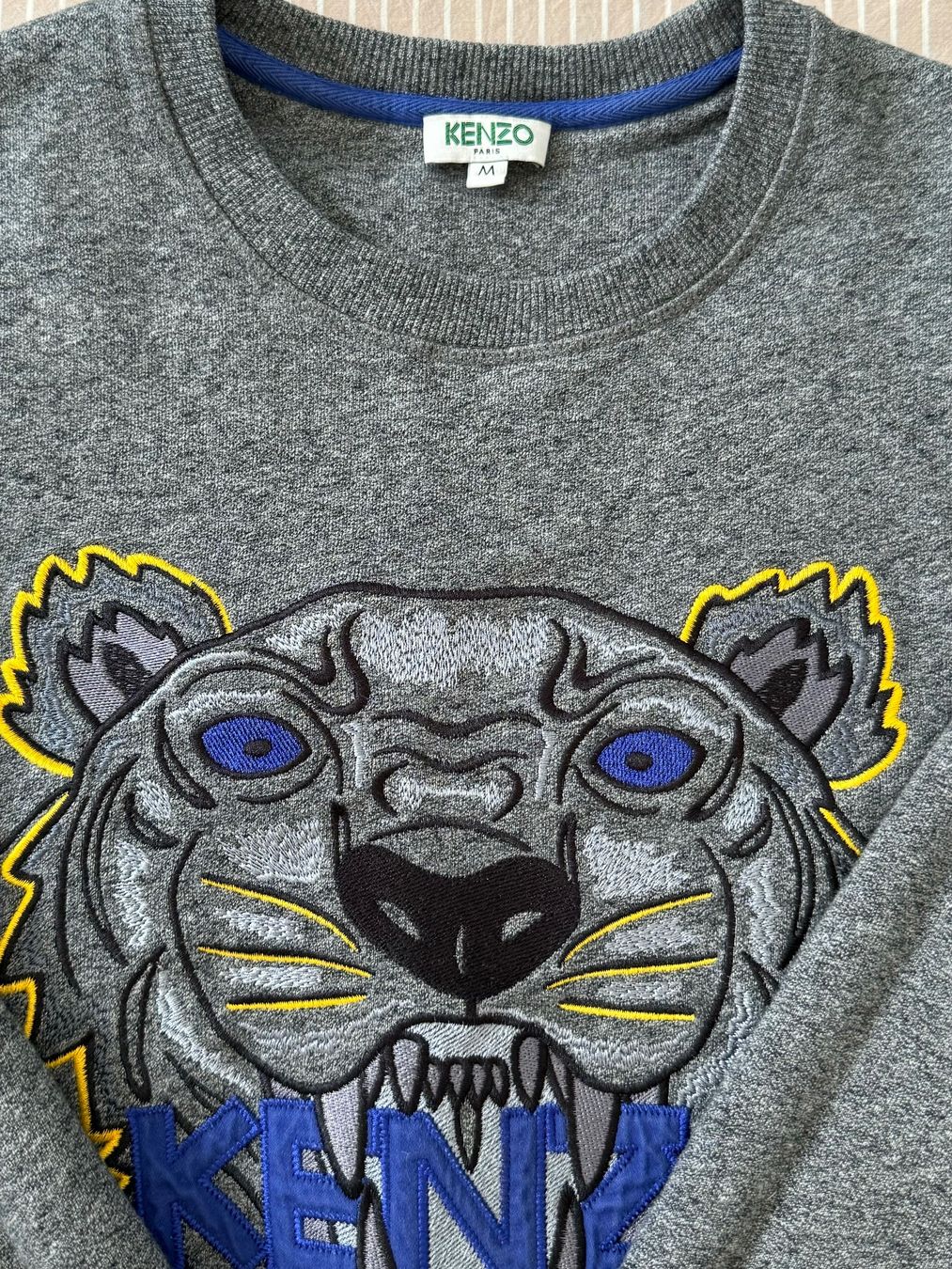 Kenzo Pullover & Sweatshirts: Sweat Kenzo Tigre Brodé Gris Taille M – Gebraucht aus Forel (Lavaux) von julie13 1