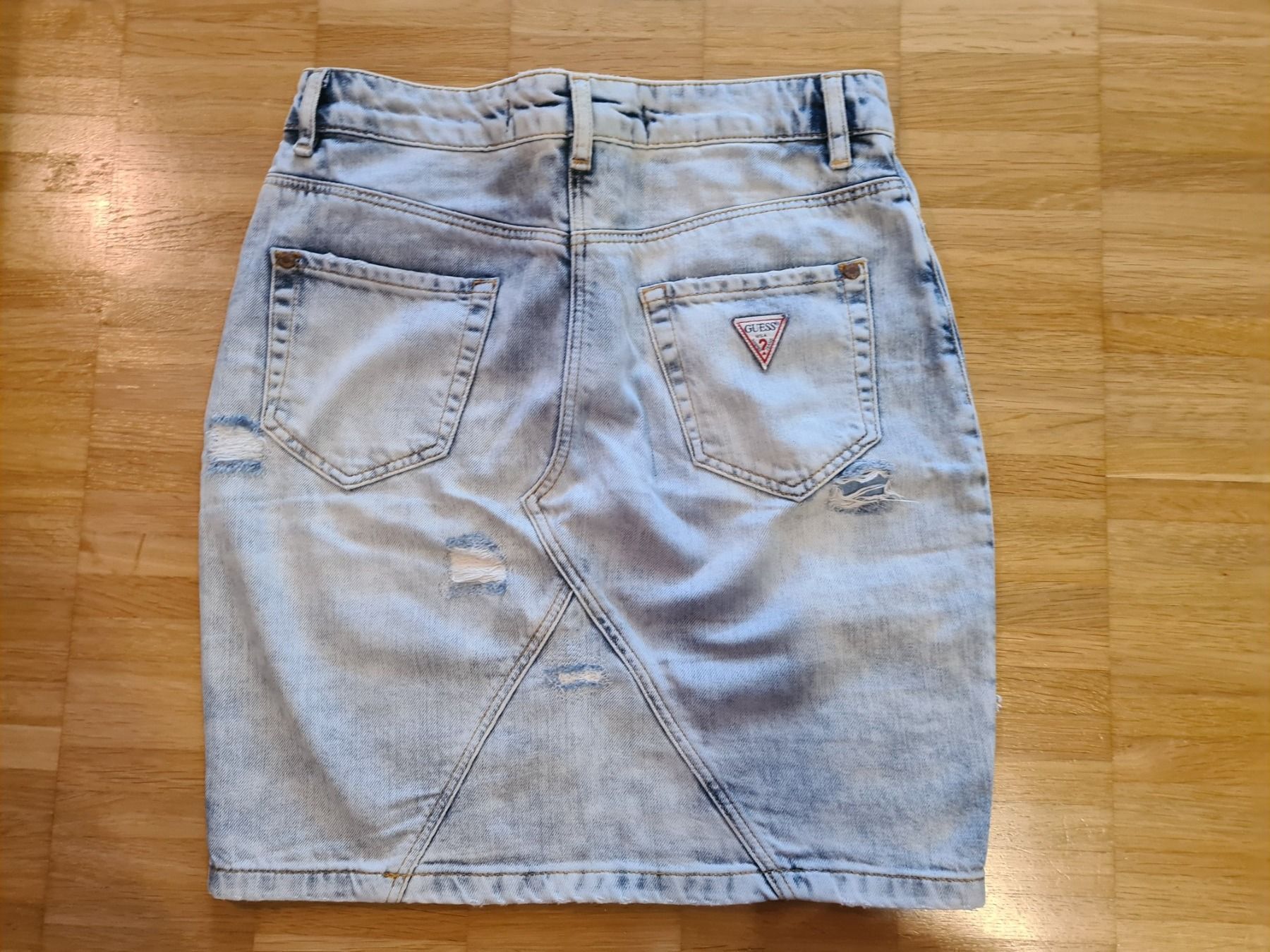 Guess Gonne: Guess Minirock Gr. 27 – Usato da Jona venduto da Good_luck_ 4