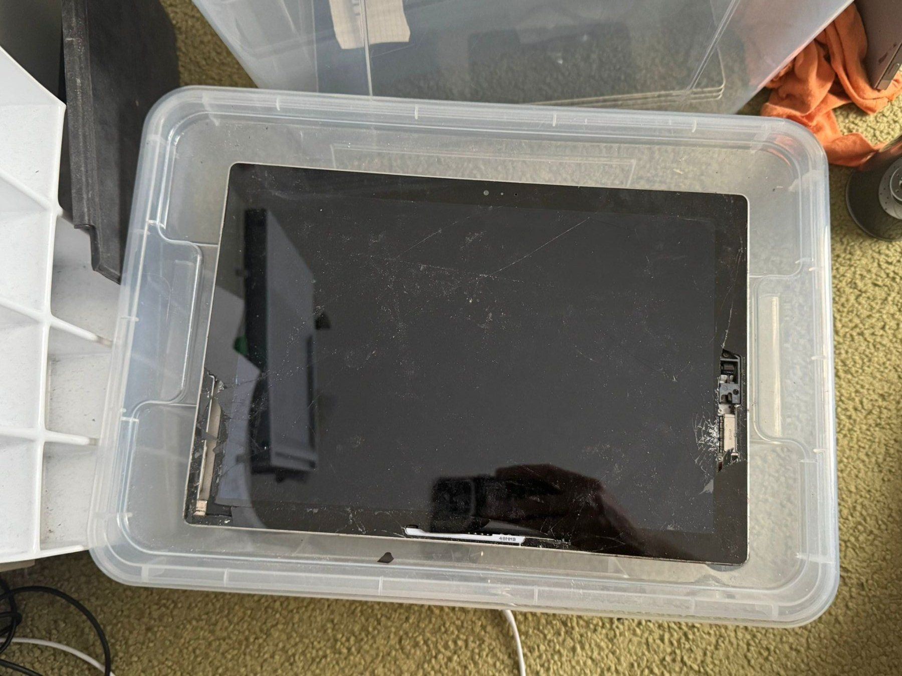 Microsoft Tablet PC: Surface Pro 3 - 256GB !! ungeprüft !! Ab 15CHF!! – Difettoso da Olten venduto da HoYa01