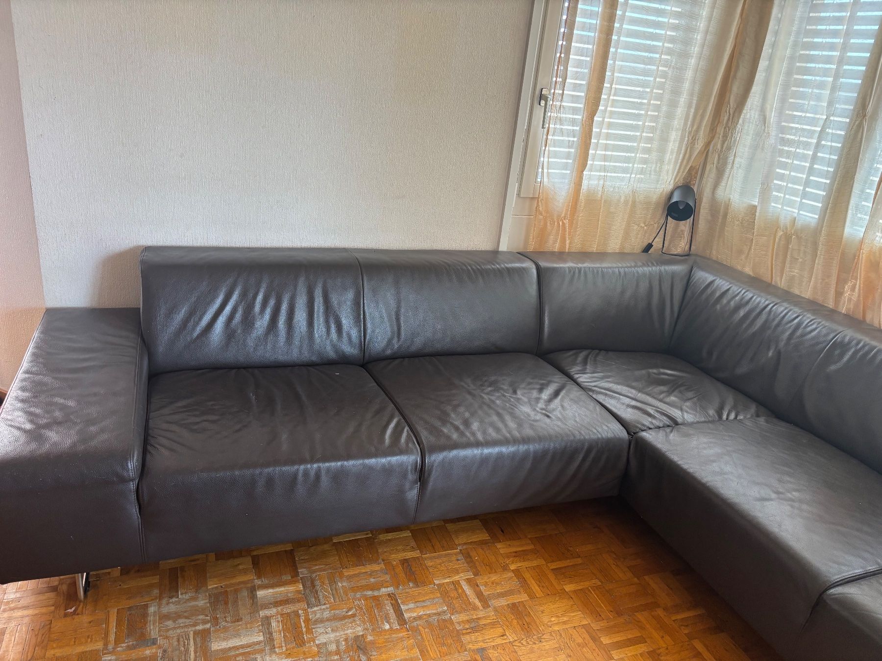 Sofas: Canapé d’angle noir – D'occasion à Lausanne par Anna-MariaR 2