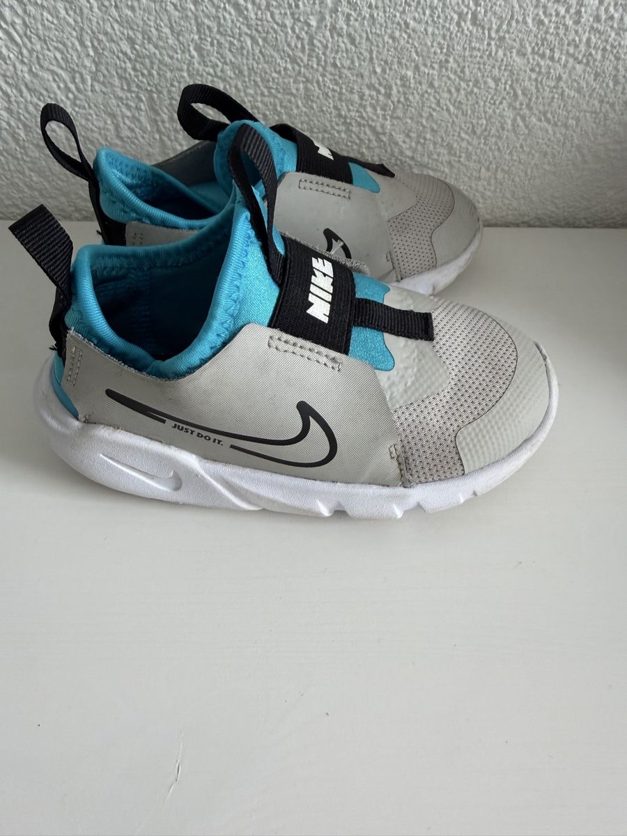 Nike Scarpe da uomo: Nike Schuhe, Grösse 25, Grau/Türkis – Usato da Pfungen venduto da Aleato 1