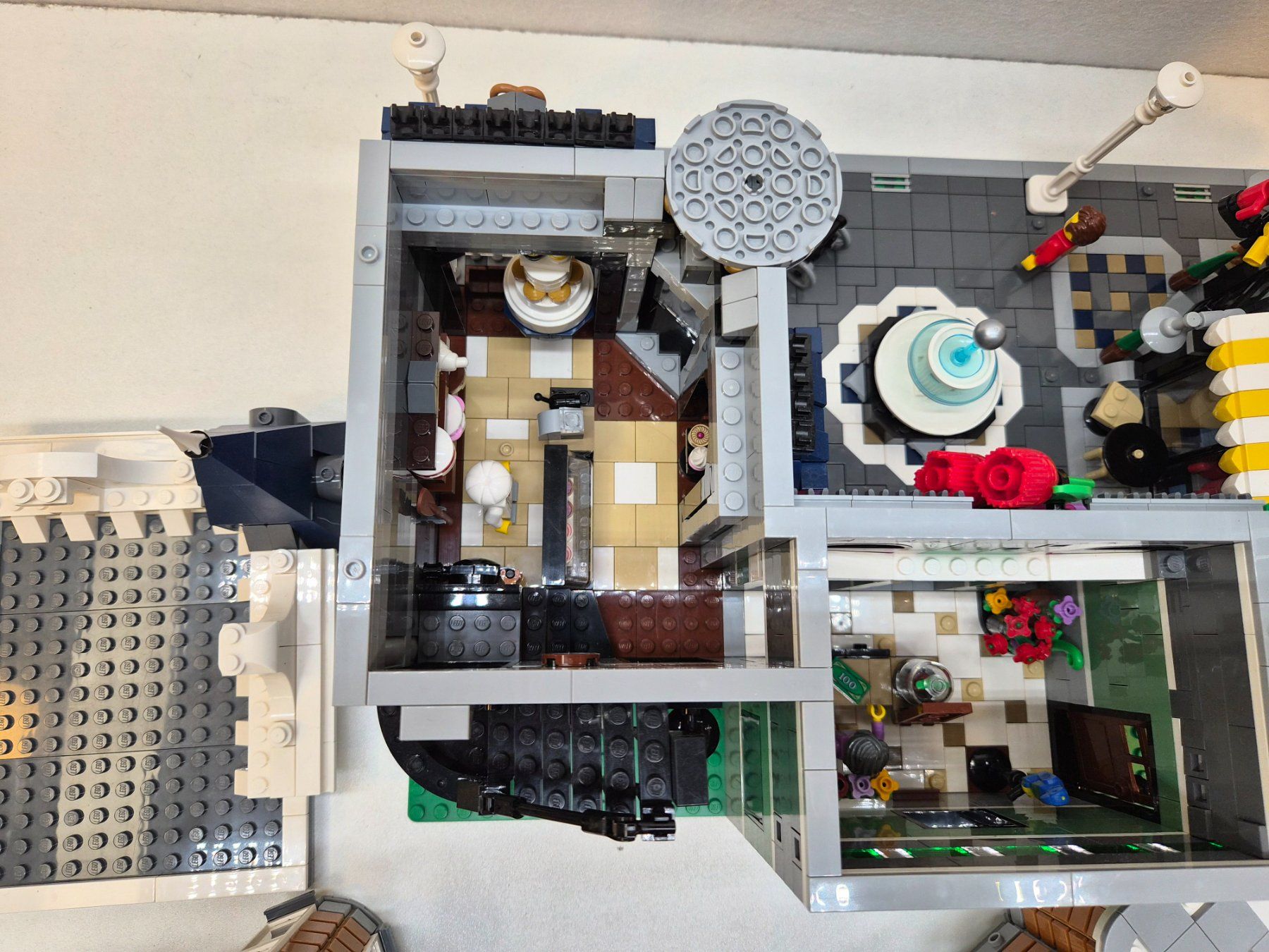 Lego Giocattoli: Lego Creator Expert, Modular Buildings, Assembly Square, Sta – Usato da Wauwil venduto da SoLeWa 4