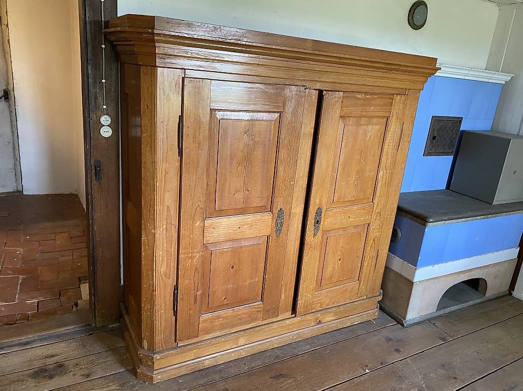 Armadi: Kommode - Kleiderschrank - Heimatwerk – Usato da Solothurn venduto da dmo_25