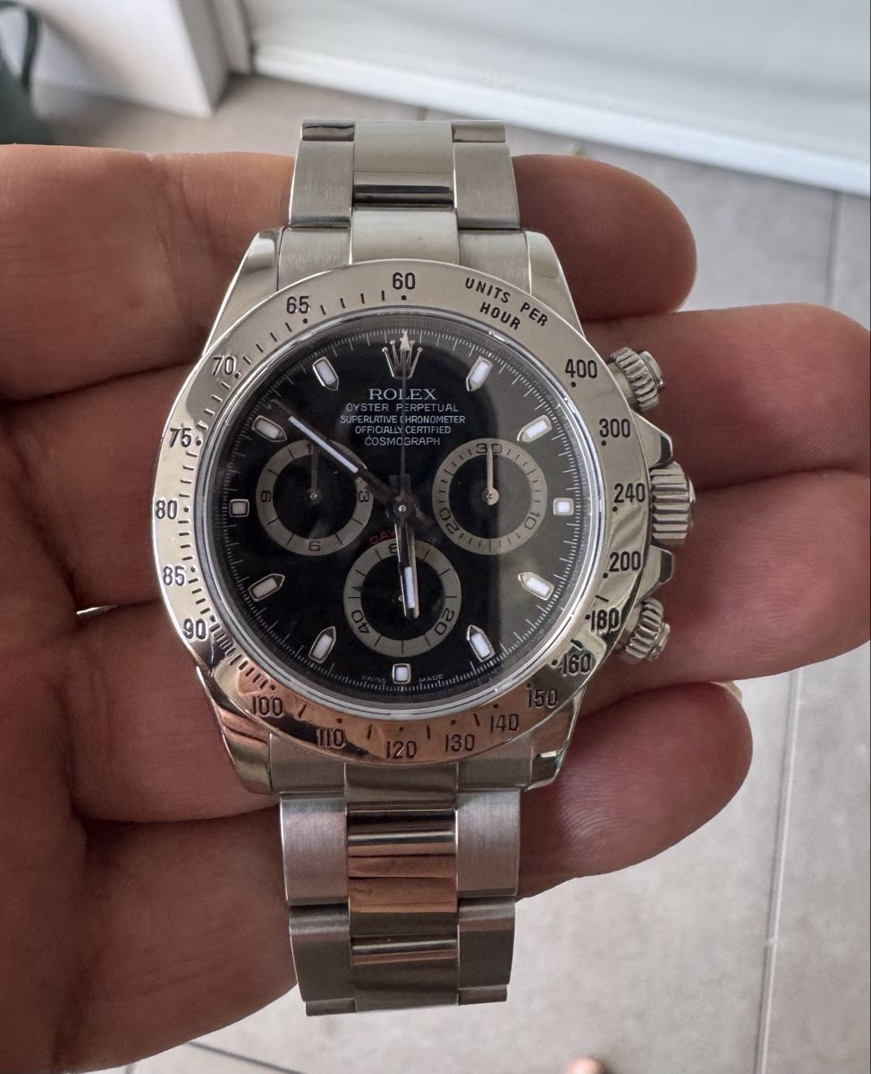 Rolex Orologi: Rolex Daytona Ref.: 116520 mit CH-Papiere – Usato da Chur venduto da lucretiawatches