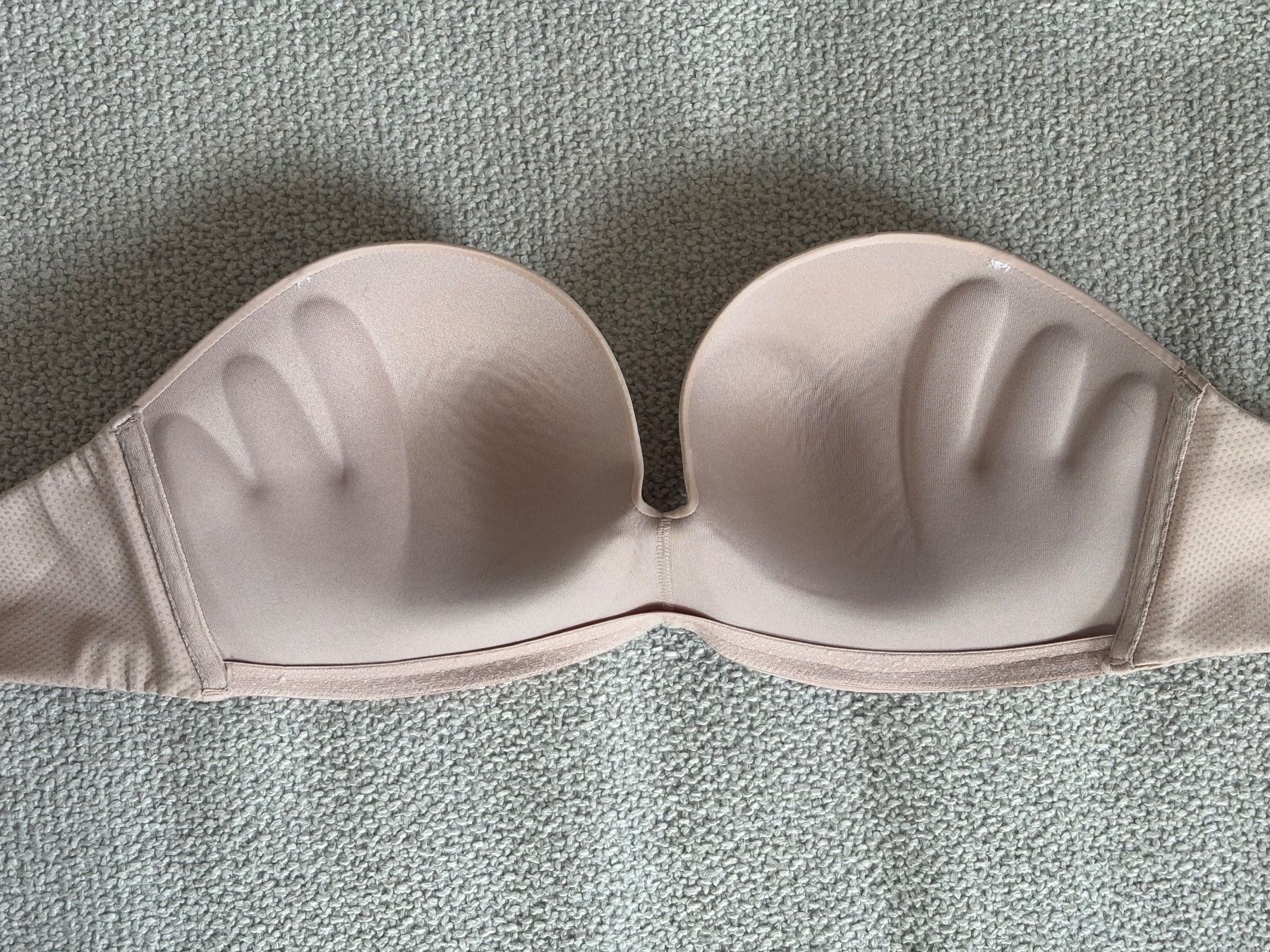 Altra biancheria intima: Wonderbra Push Up BH Perfect Strapless 70C – Usato da Zürich venduto da jas_5mwh 1