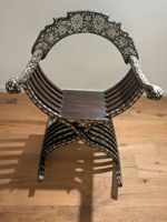 Antiker Schaukel-Stuhl mit Intarsien