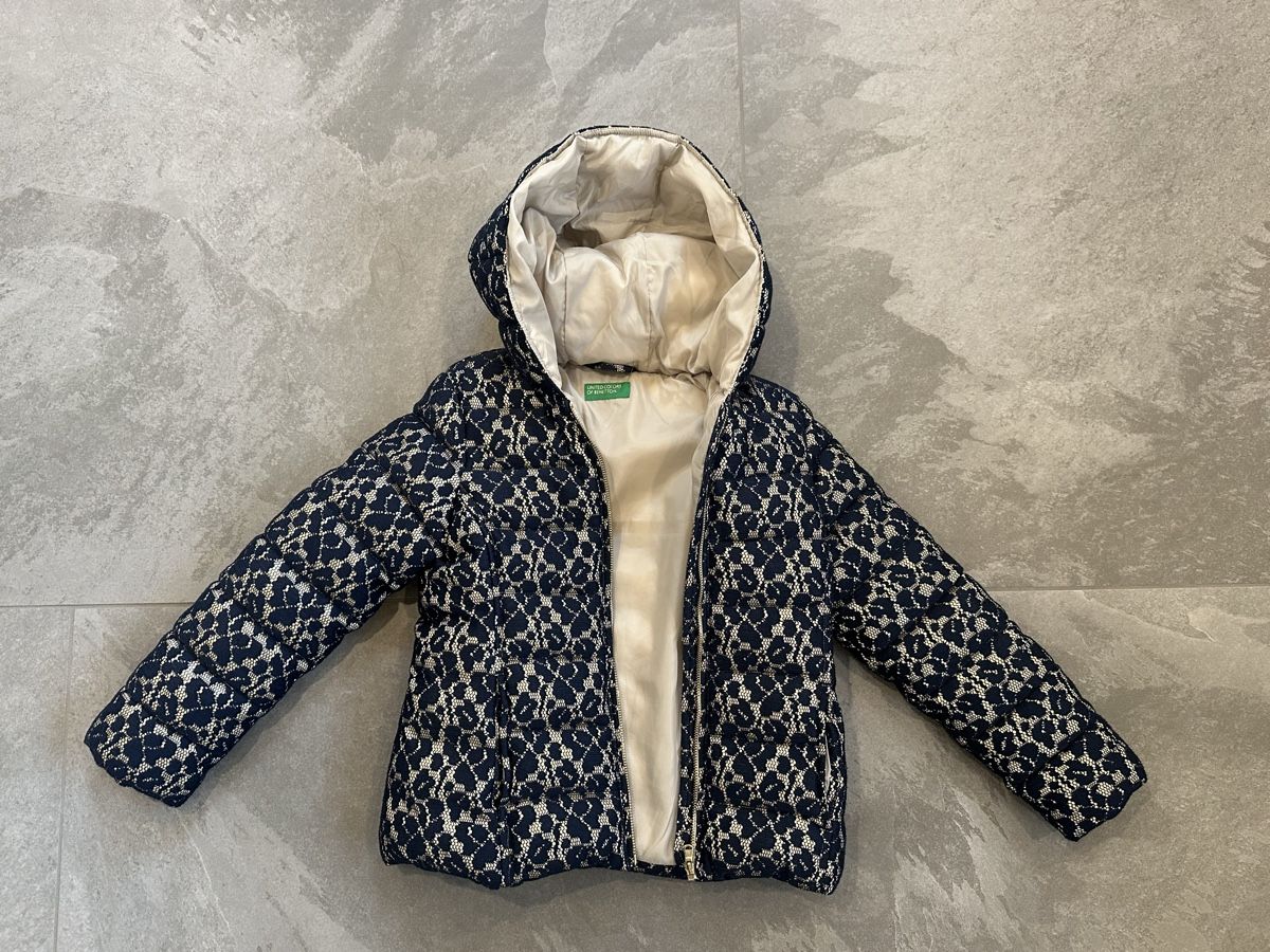 Benetton Vestes & Manteaux: Schöne Winterjacke von Benetton Grösse 122 – D'occasion à Mümliswil par whoismy