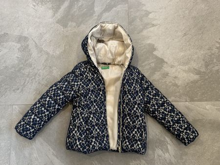 Schöne Winterjacke von Benetton Grösse 122