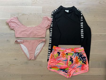 Badekleid und Shorts für Mädchen (Grösse 134/140)