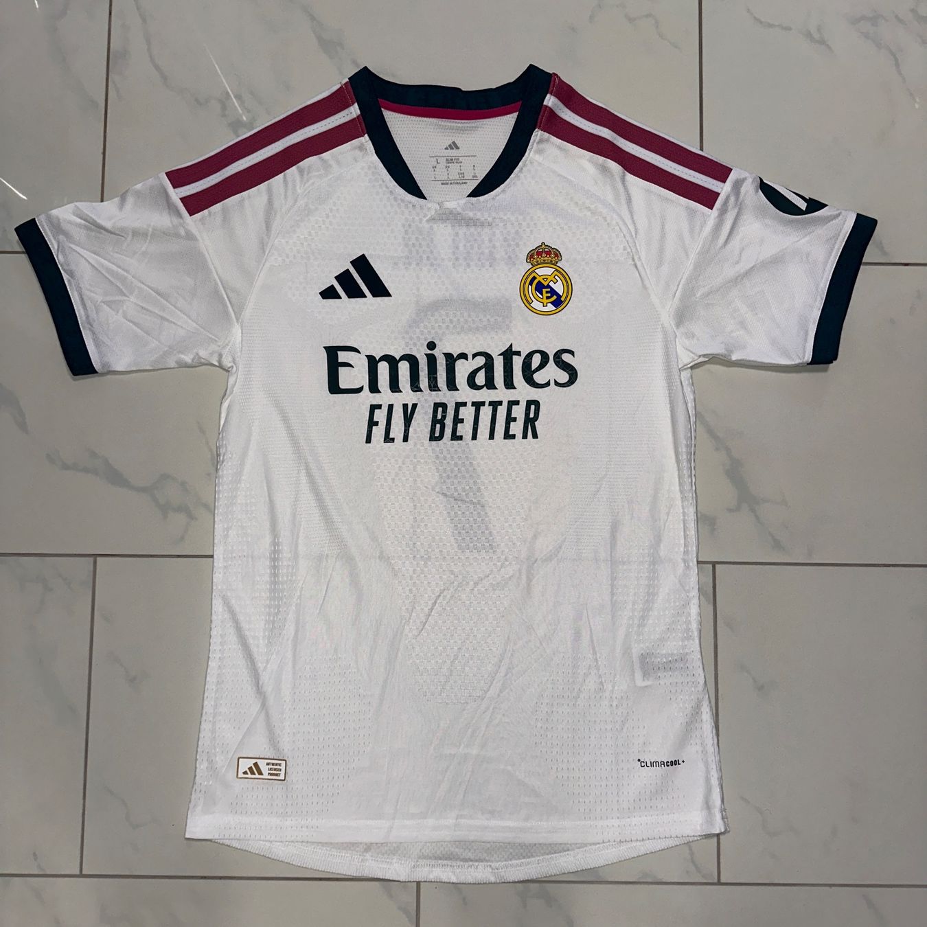 Real Madrid Maillots de corps & Pantalons: Real Madrid Vini Jr. Player Version Trikot Grösse L – Neuf (Voir description) à Liestal par tha_dg6j
