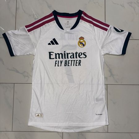 Real Madrid Vini Jr. Player Version Trikot Grösse L