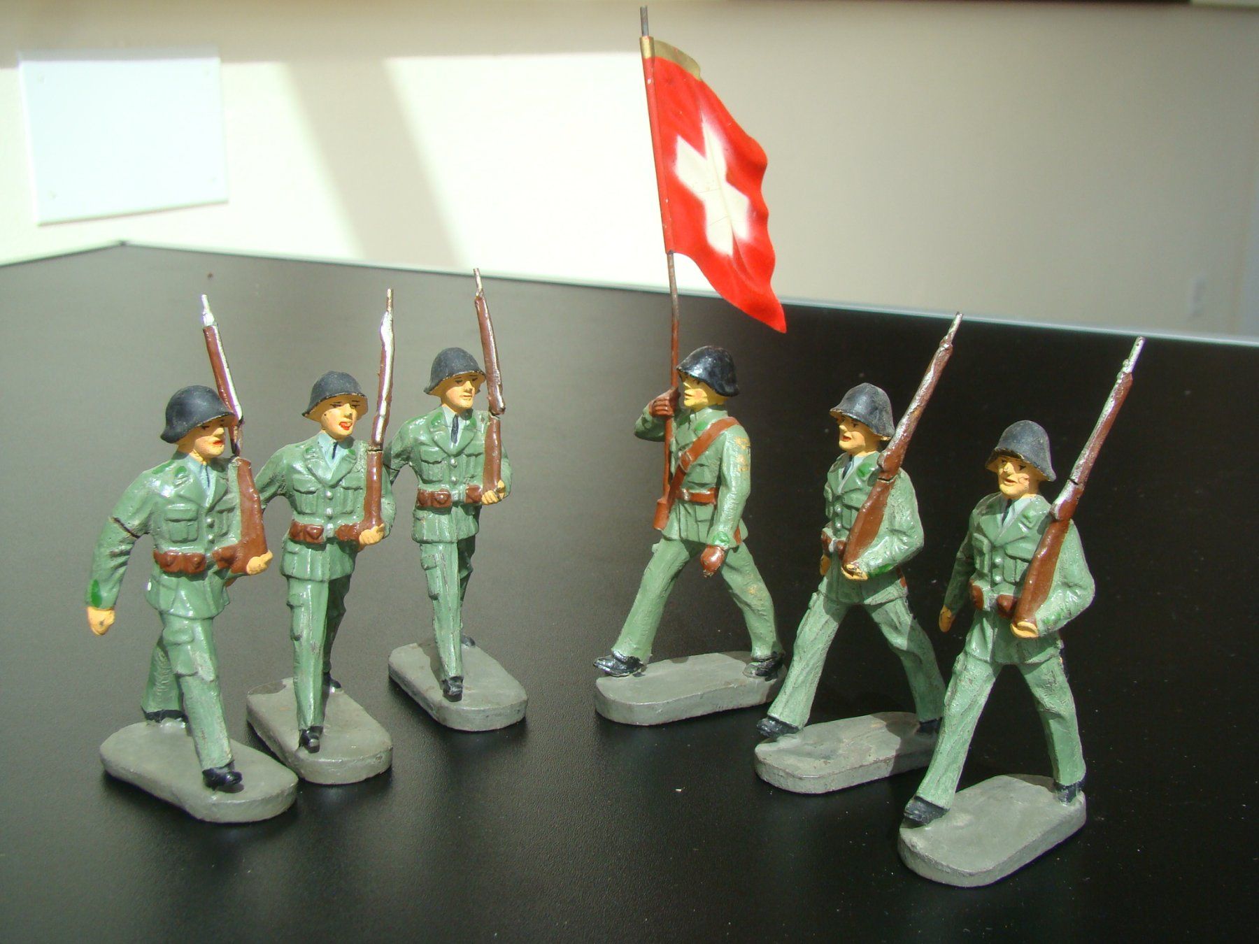 Statuette: 6 Figuren Elastolin & Lineol Schweizer Armee uralt – Usato da Walzenhausen venduto da Vanquish711 5