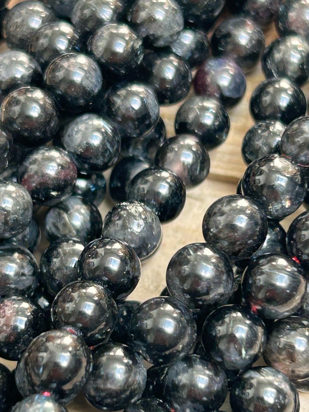Edelsteine: Strang echte Astrophyllite Kugeln / stone beads 6 mm – Neu und originalverpackt aus Niederrohrdorf von Ytobi