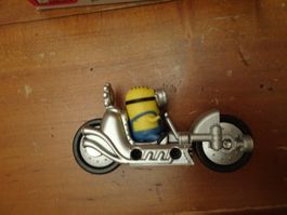 Minion auf dem Motorrad Comics