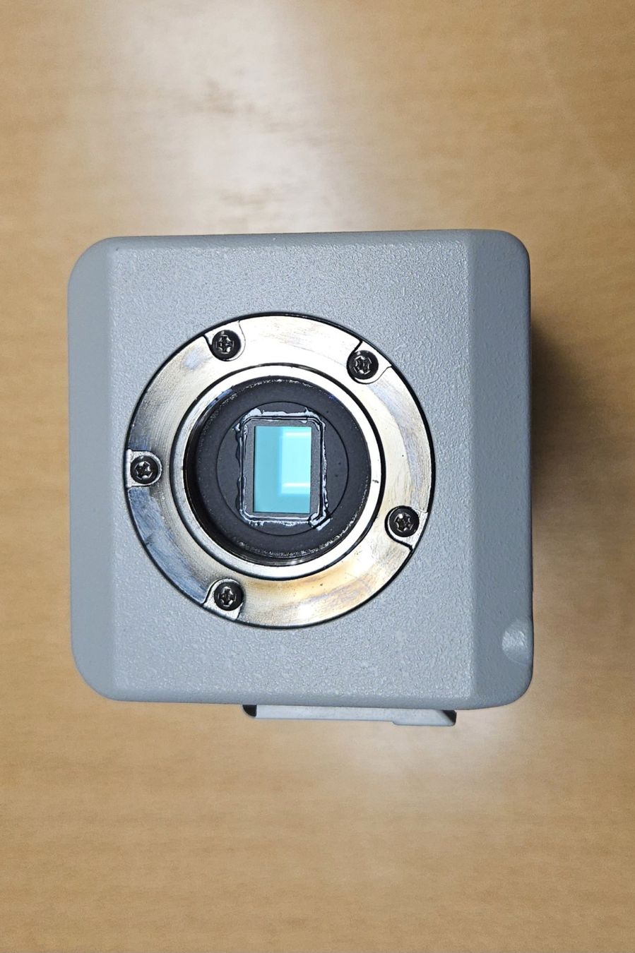 Hitachi Videocamere: Hitachi HV-C20A Farbkamera - Top Zustand – Usato da Basel venduto da Ekr 3
