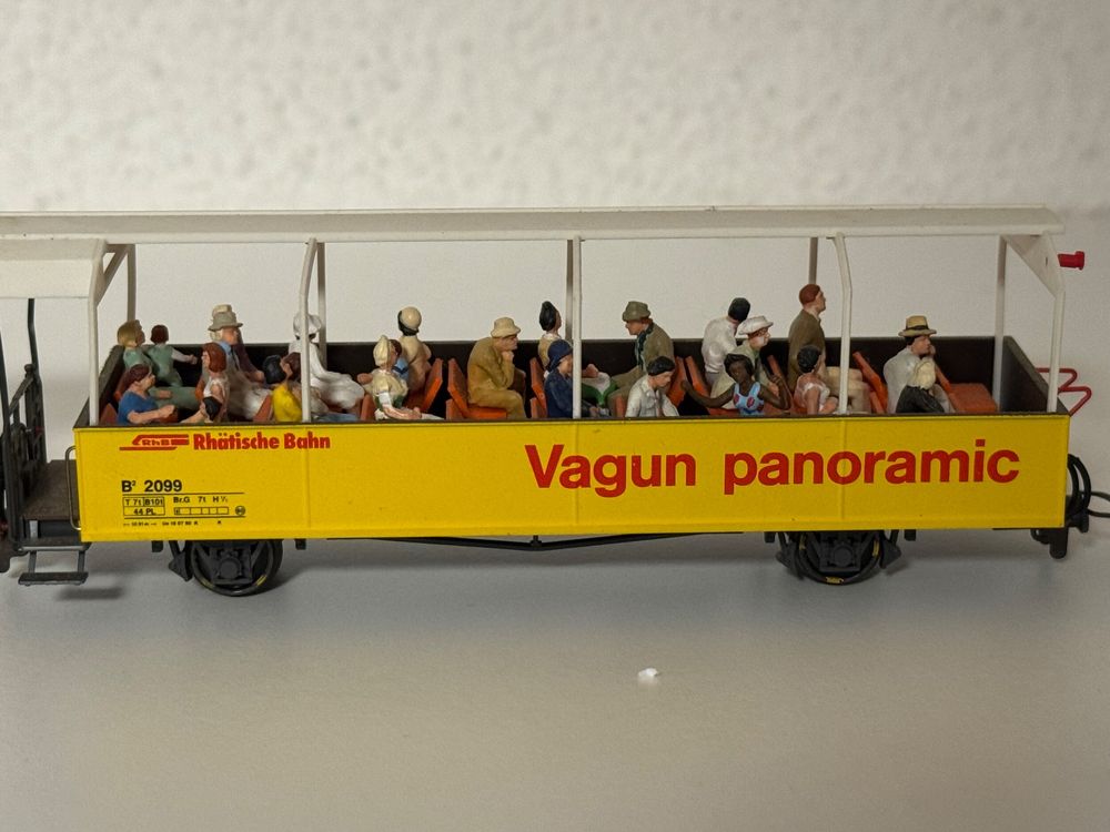 Bemo H0m RhB 4 2-achsige offene Panoramawagen mit Personen (Gebraucht ...