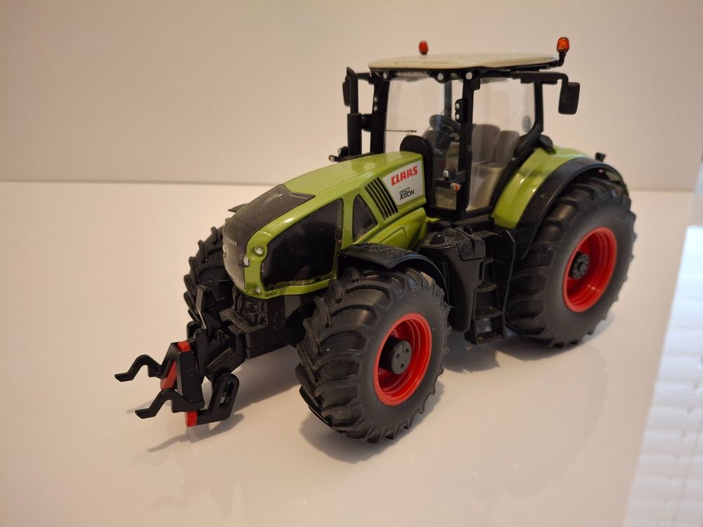 Tracteur Claas Axion 950 SIKU 1/32 – Métal, Cabine Amovible, Capot Ouvrant – Vert, 19,2 Cm