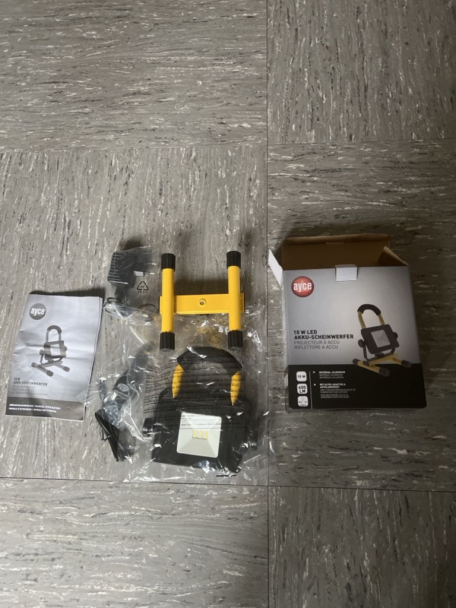 Lampade: LED-Akkuscheinwerfer 10 W – Nuovo e nell'imballaggio originale da Reiden venduto da mixi007