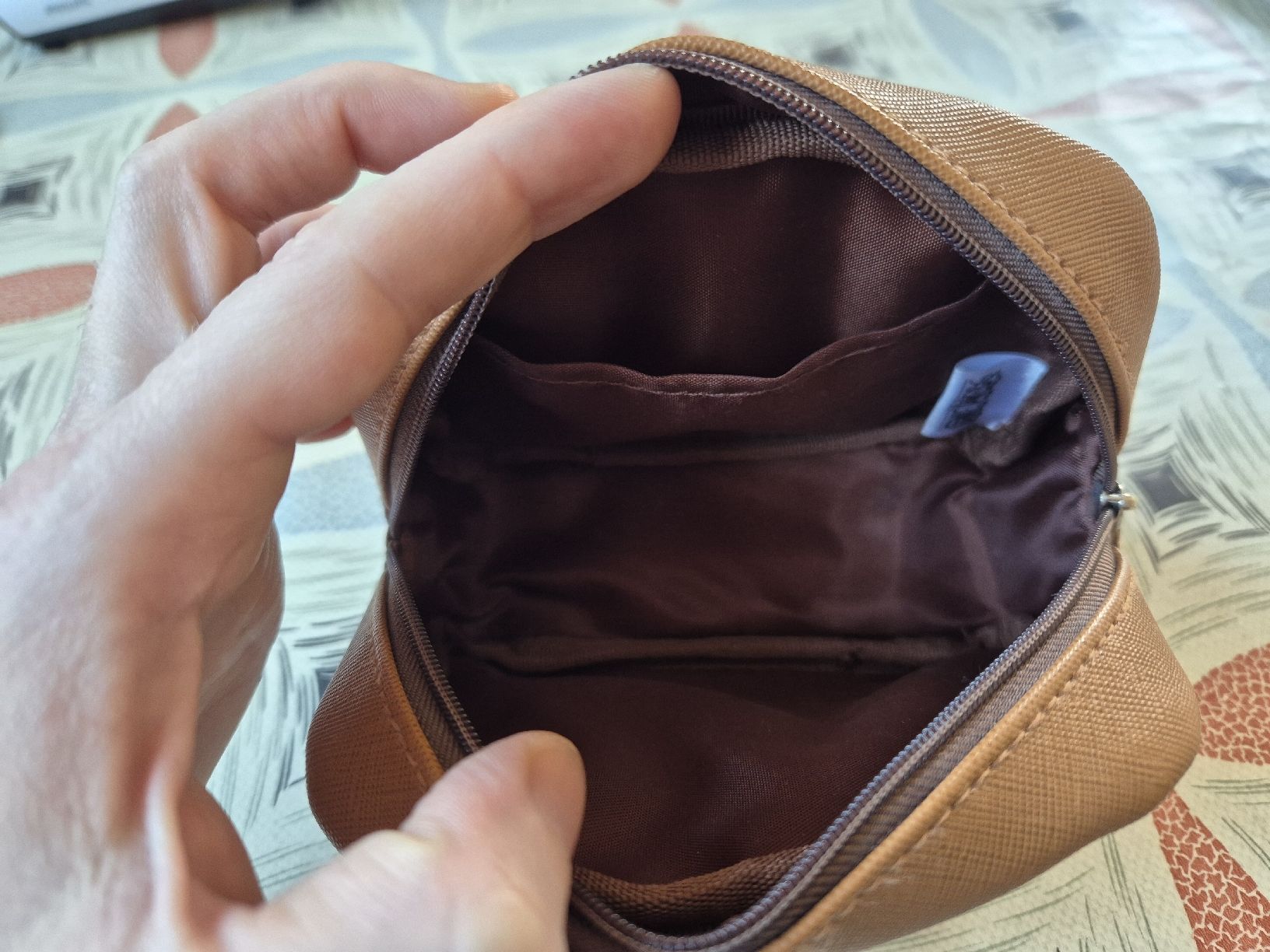 Kosmetikkoffer: One Piece nessesair braun – Neu (gemäss Beschreibung) aus Winkel von comeyerli 3