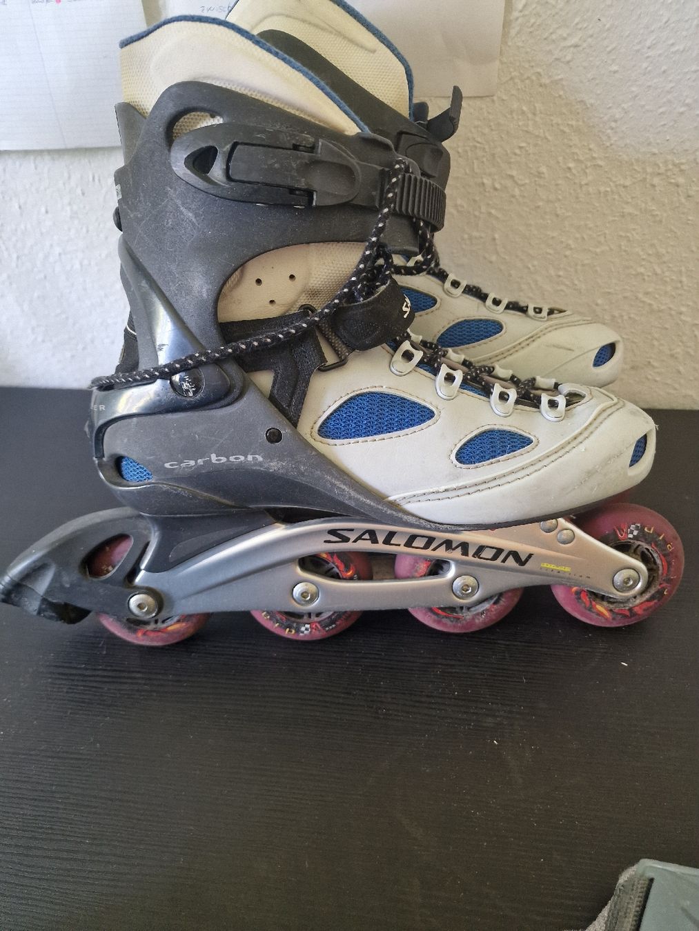 Salomon Pattini in linea & Pattini a rotelle: Salomon Inline Skates Grösse 43 1/3 mit Helm . 30CHF – Usato da Steffisburg venduto da est_q6rp