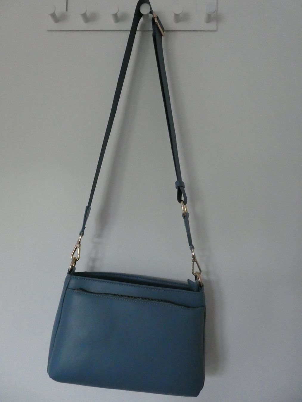 Borse da donna: Hellblaue vielfältige Umhängetasche / Tragtasche – Nuovo e nell'imballaggio originale da Zürich venduto da ursinas-shop 1