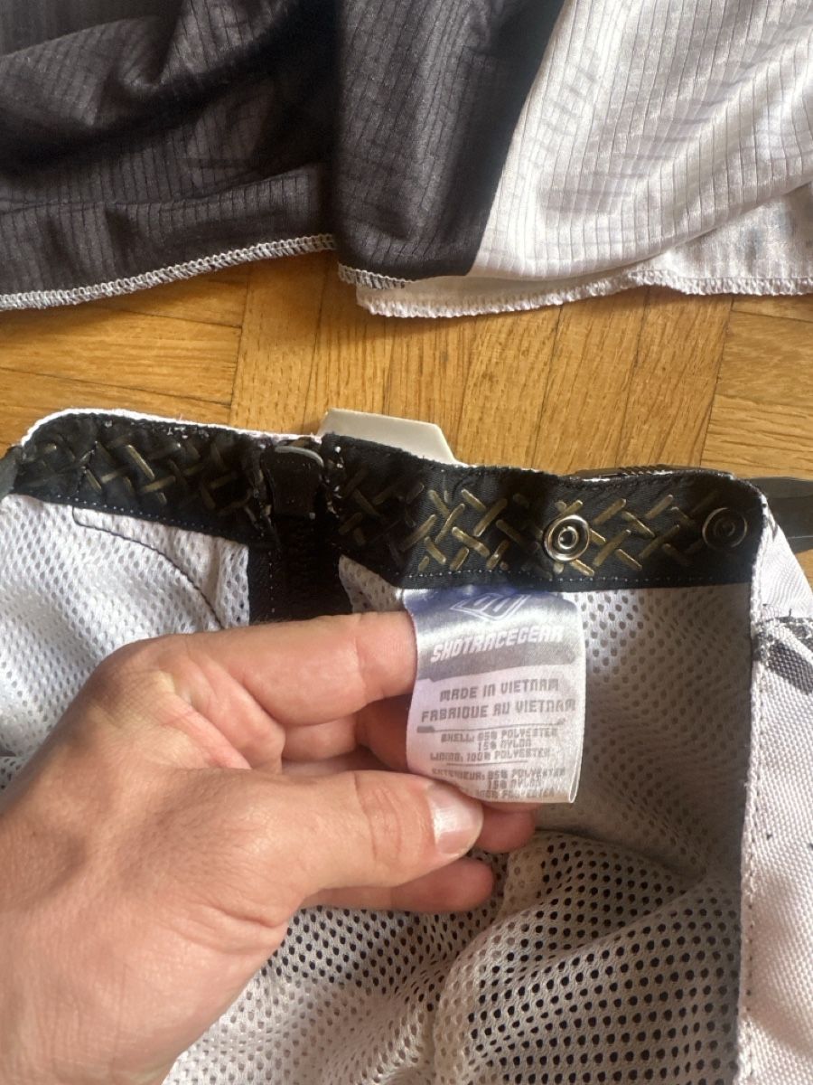 Lotti di vestiti: Ensemble de motocross, SHOT, taille M/34 – Usato da Blonay venduto da Adrien_Pedro 4