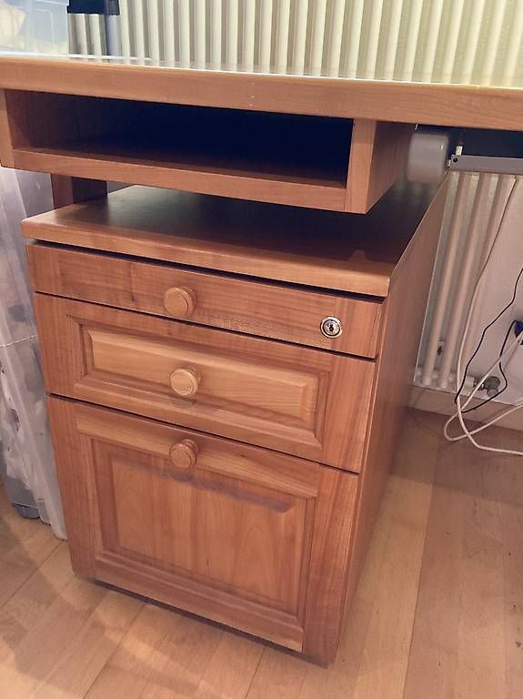 Scrivanie: Pult / Büro Kirschbaum – Usato da Steffisburg venduto da josuarte 2