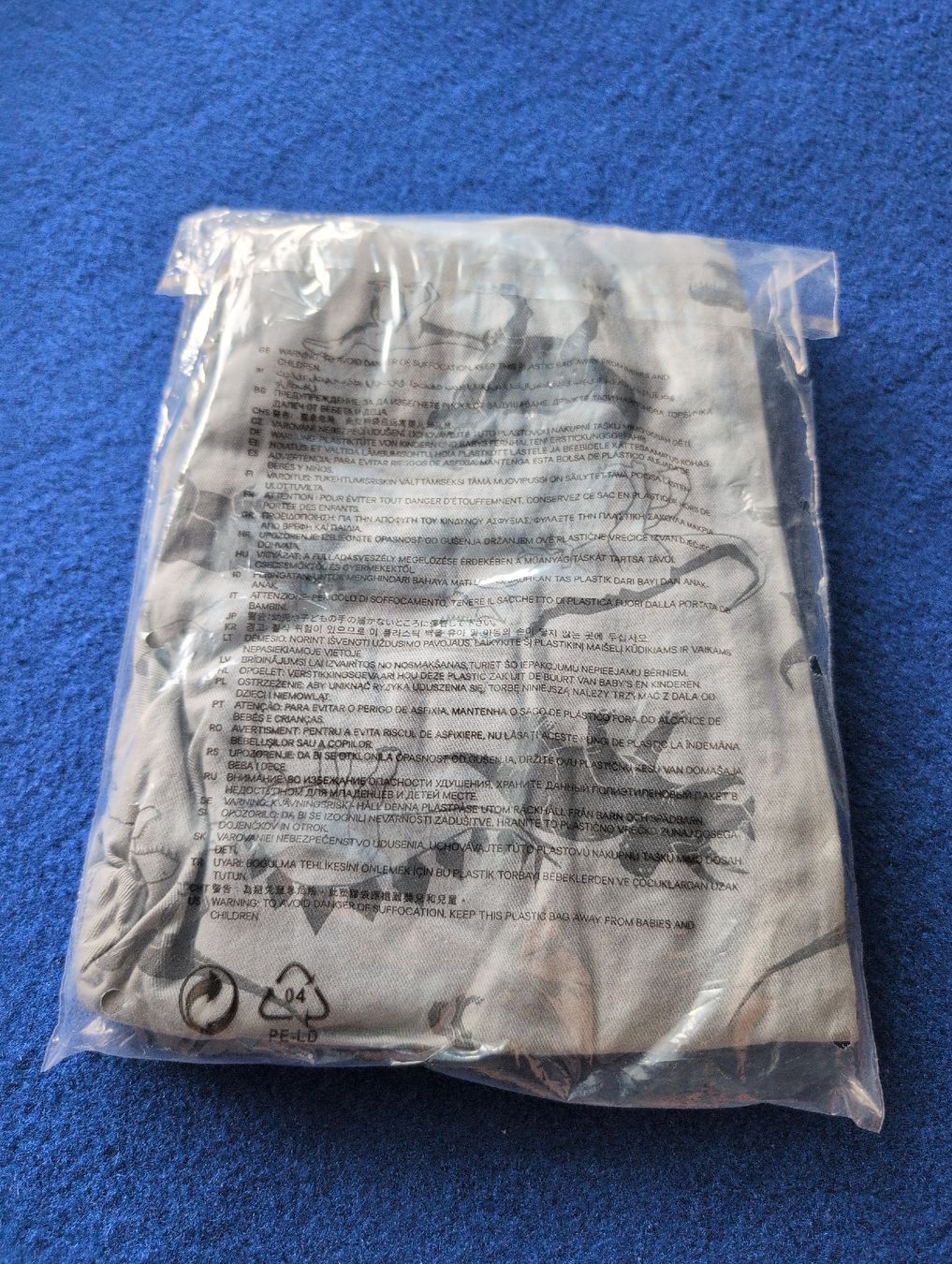 H&M Pantaloni: Kinder Shorts mit Dinosaurier Grösse 146 neu – Nuovo e nell'imballaggio originale da Schwerzenbach venduto da _charme_ 1