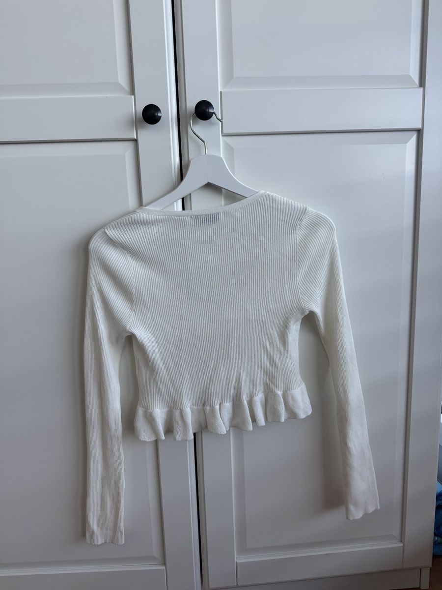 Stradivarius Pulls & Sweat-shirts: Stradivarius Strickjacke weiss gerippt – Neuf (Voir description) à Adligenswil par lor_2zfw 3