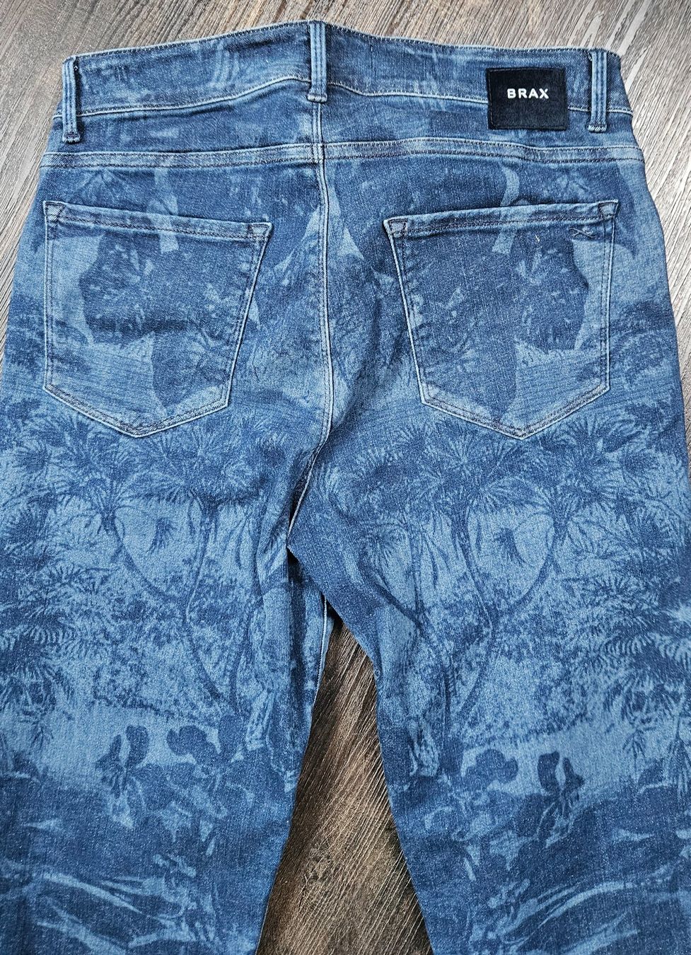 Jeans: Brax Jeans mit Palmendruck – Nuovo (secondo la descrizione) da Seengen venduto da mymu01 3