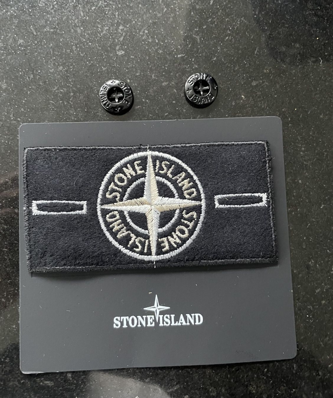 Plaketten & Abzeichen: Stone Island Badge – Gebraucht aus Zürich von aro_sgq2