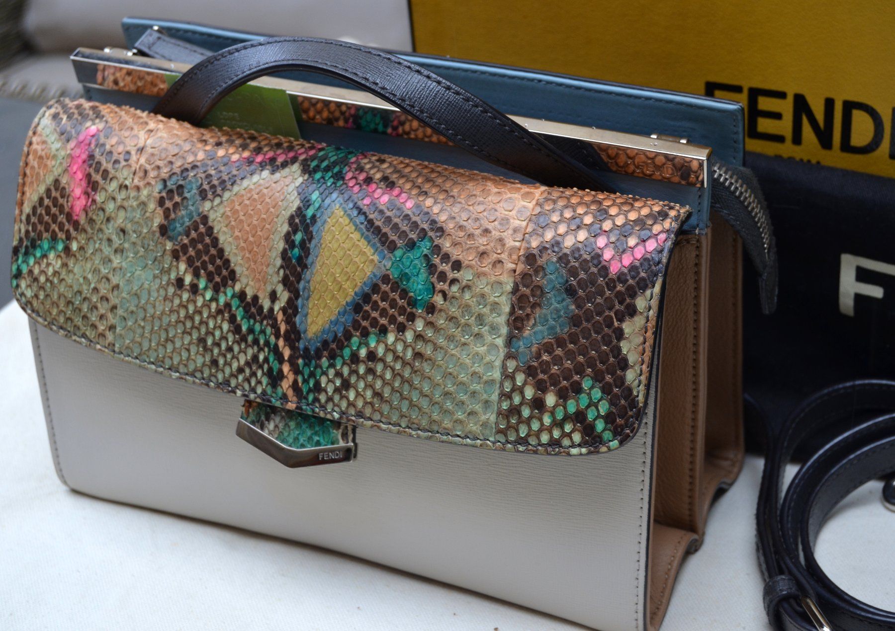 Fendi Taschen für Damen: Fendi Python Demi Jour Tasche / sac – Gebraucht aus Collonges von Auganien