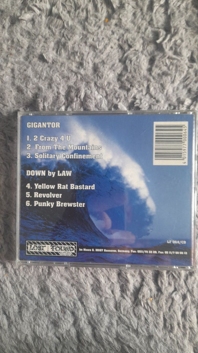 CDs: DOWN BY LAW VS. GIGANTOR     CD – Gebraucht aus Wetzikon ZH von Ramones01 1