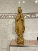 Heiligenfigur Maria Holz geschnitzt guter Zustand